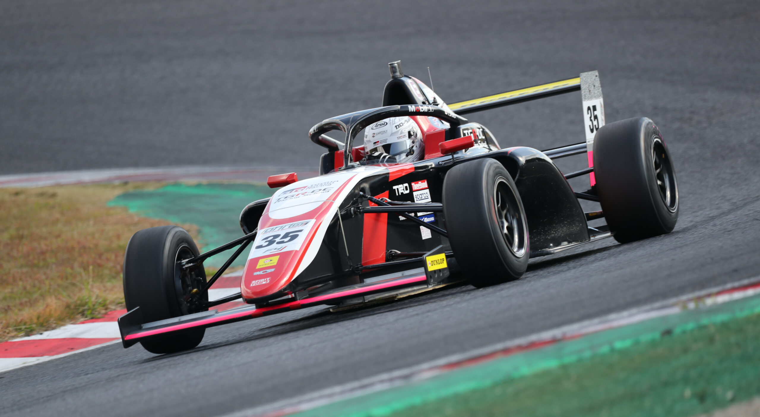 アンチヒーロー　スピットファイア　エーストラック　F4 究極のウィールをあなたに SPITFIRE FORMULA FOUR（スピット